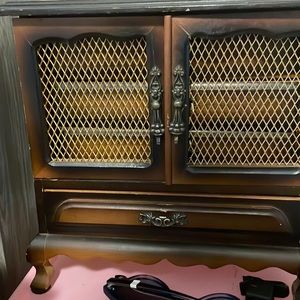 Vintage jewelry box with music